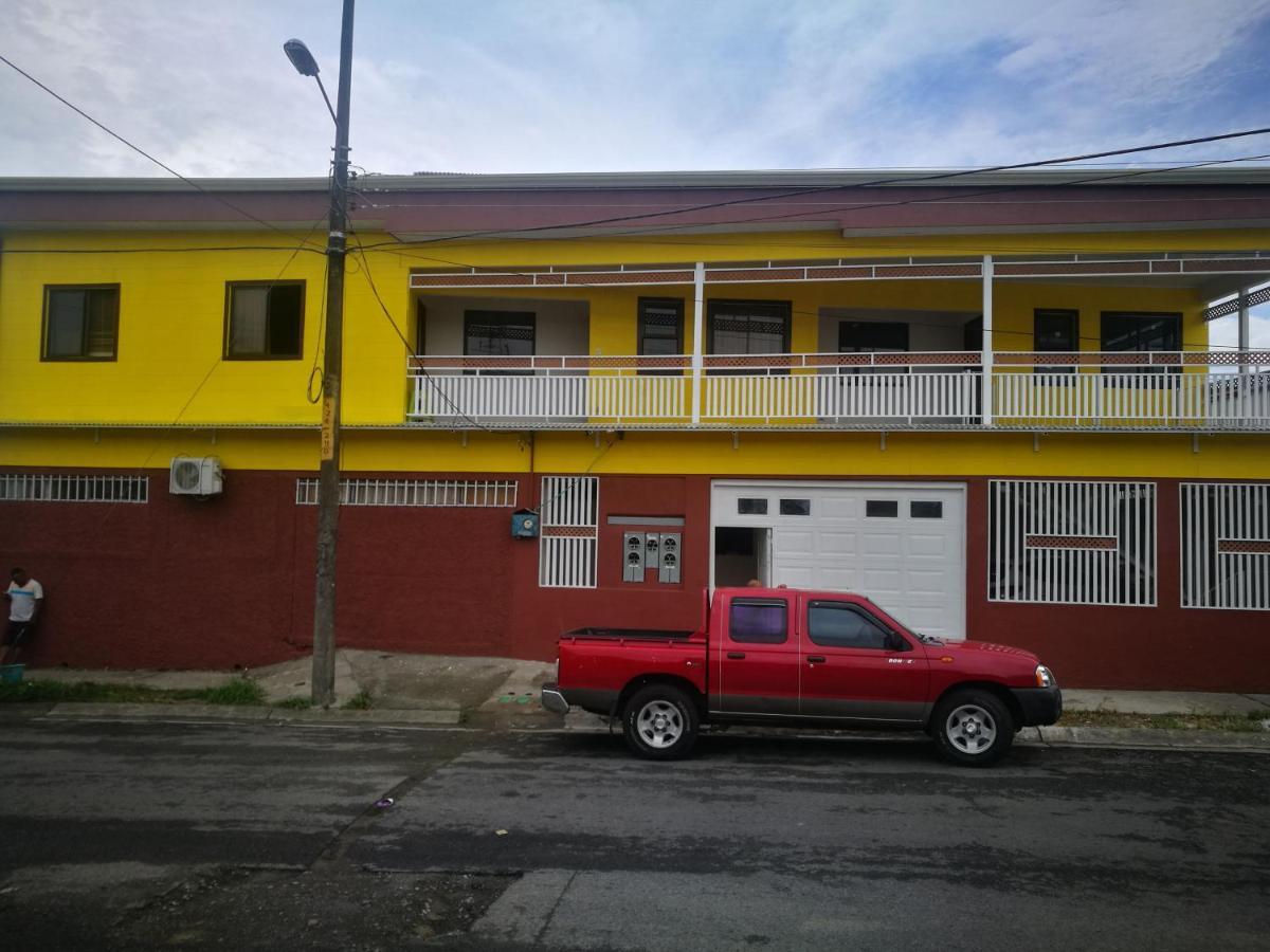 Aptos Casa Caribe, Habitaciones Privadas En Aptos Compartidos & Aptos Completos Con Auto Entrada Puerto Limon Exterior foto